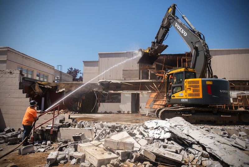 Final curtain falls at Troutdale Elementary gym Reynolds School